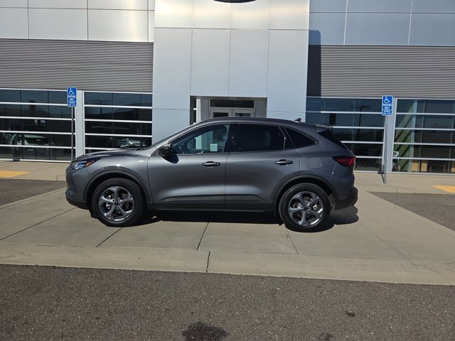 Certified 2025 Ford Escape ST-Line image 2