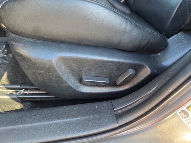 Used 2018 MAZDA MAZDA3 Touring FWD image 12