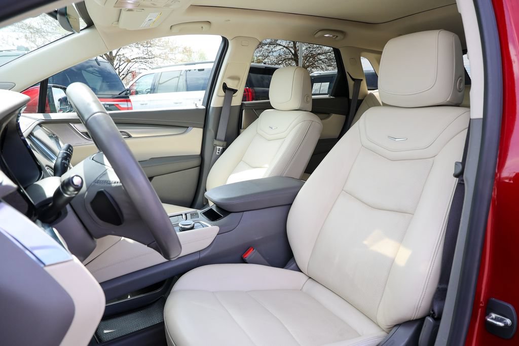 Used 2021 Cadillac XT5 Premium Luxury w/ LPO, Floor Liner Package AWD/4WD image 36