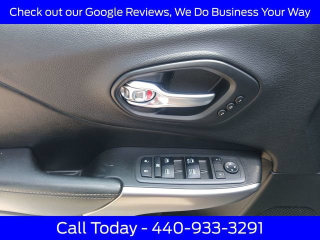 Used 2019 Jeep Cherokee Limited AWD/4WD image 19