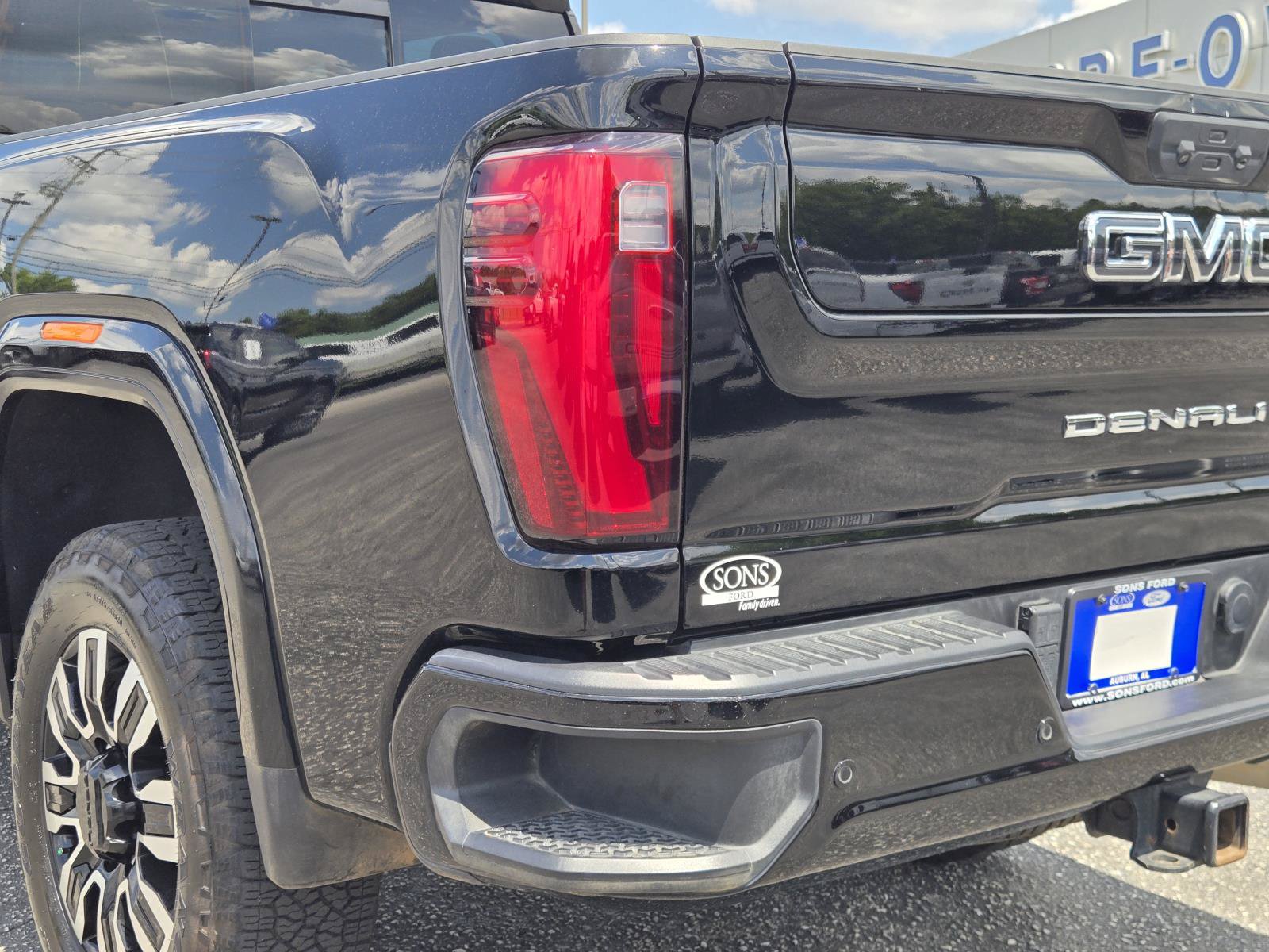 Used 2026 GMC Sierra 2500 Denali Ultimate AWD/4WD image 13