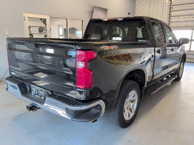 Used 2022 Chevrolet Silverado 1500 LT AWD/4WD image 4