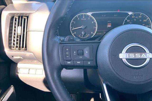 Used 2023 Nissan Pathfinder SL w/ Lighting Package (N92) image 23