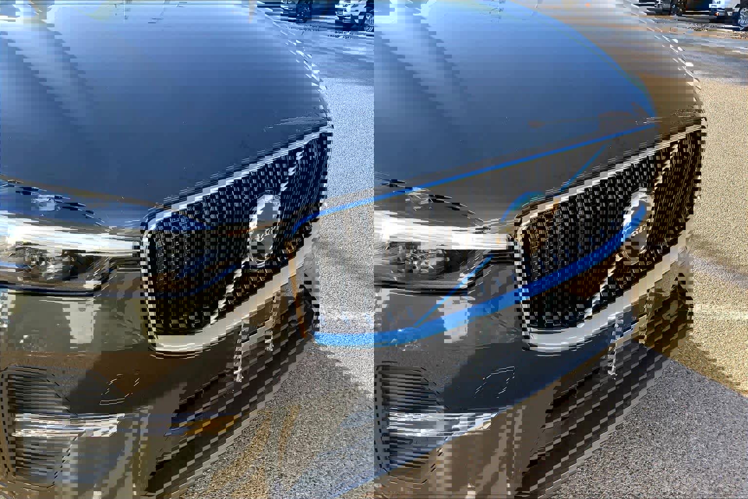 Used 2022 Volvo XC60 B5 Momentum w/ Protection Package Premier image 29