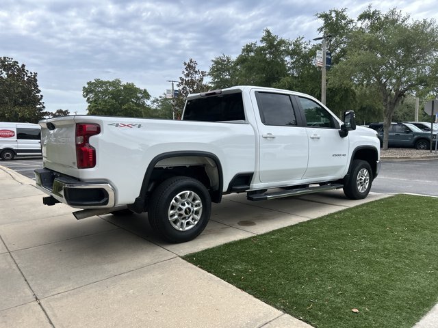 Used 2025 Chevrolet Silverado 2500 LT w/ Convenience Package AWD/4WD image 5