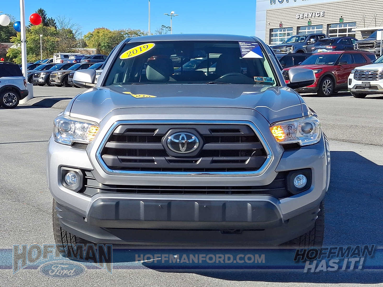 Used 2019 Toyota Tacoma SR5 AWD/4WD image 2