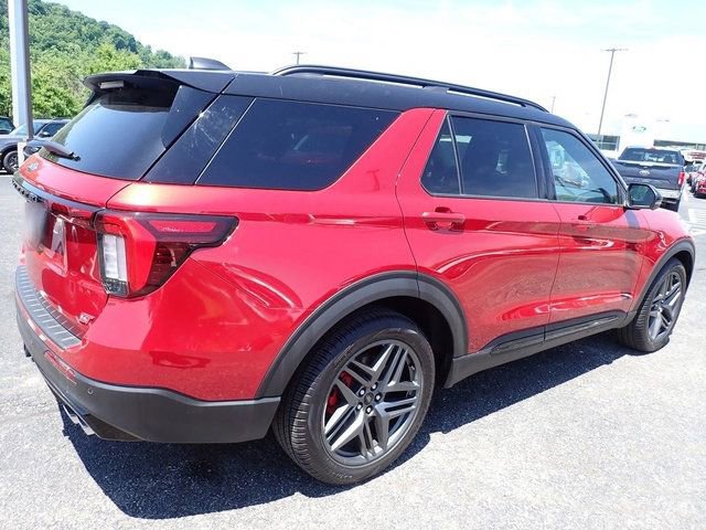 Certified 2025 Ford Explorer ST AWD/4WD image 9