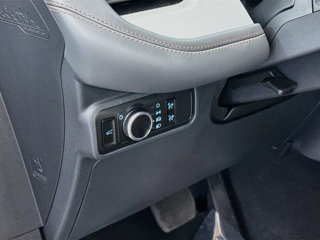 Certified 2025 Ford Explorer Active AWD/4WD image 10