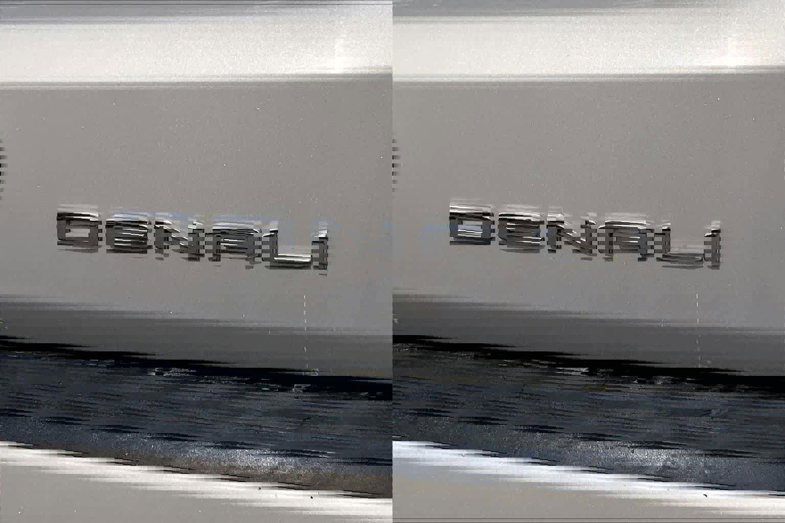 Used 2022 GMC Yukon XL Denali image 11