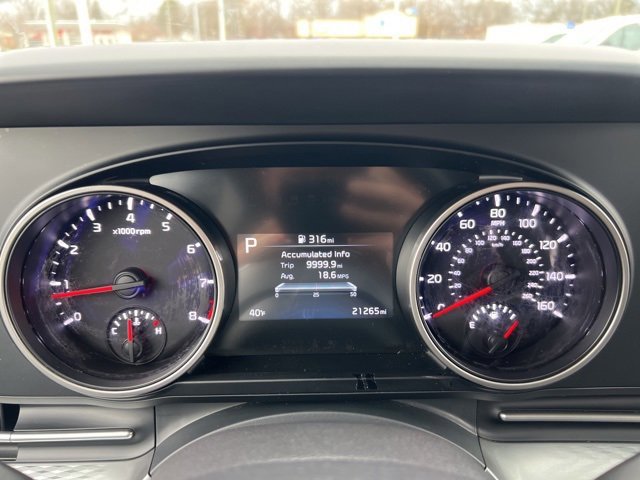 Used 2022 Kia Carnival LX image 13