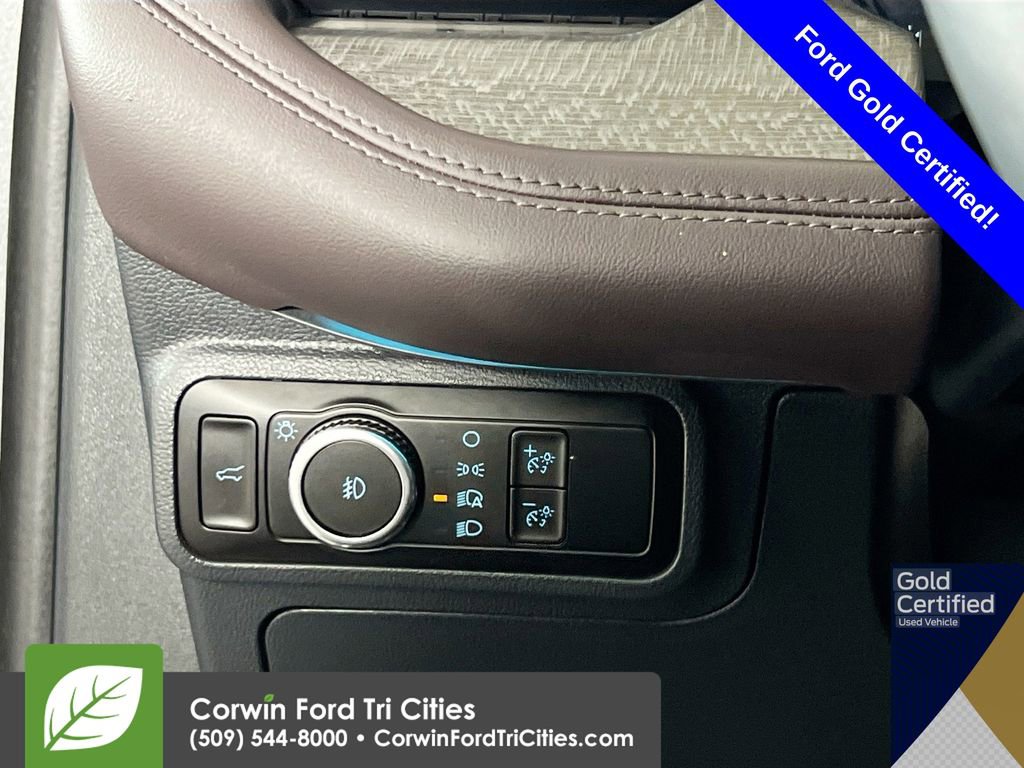 Certified 2025 Ford Explorer Platinum w/ LUX Leather Package image 20