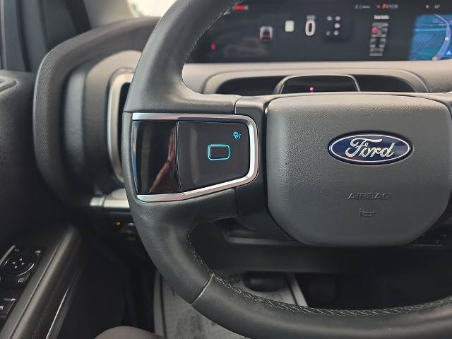 Certified 2025 Ford Expedition Active AWD/4WD image 28