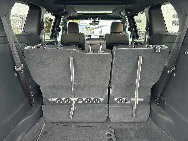 Used 2025 Chrysler Pacifica Select FWD image 16
