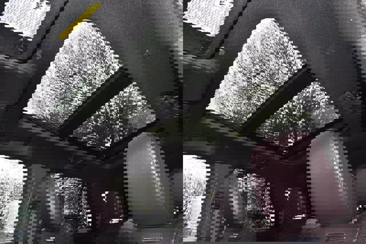 Certified 2025 Ford Explorer Platinum w/ LUX Leather Package image 33