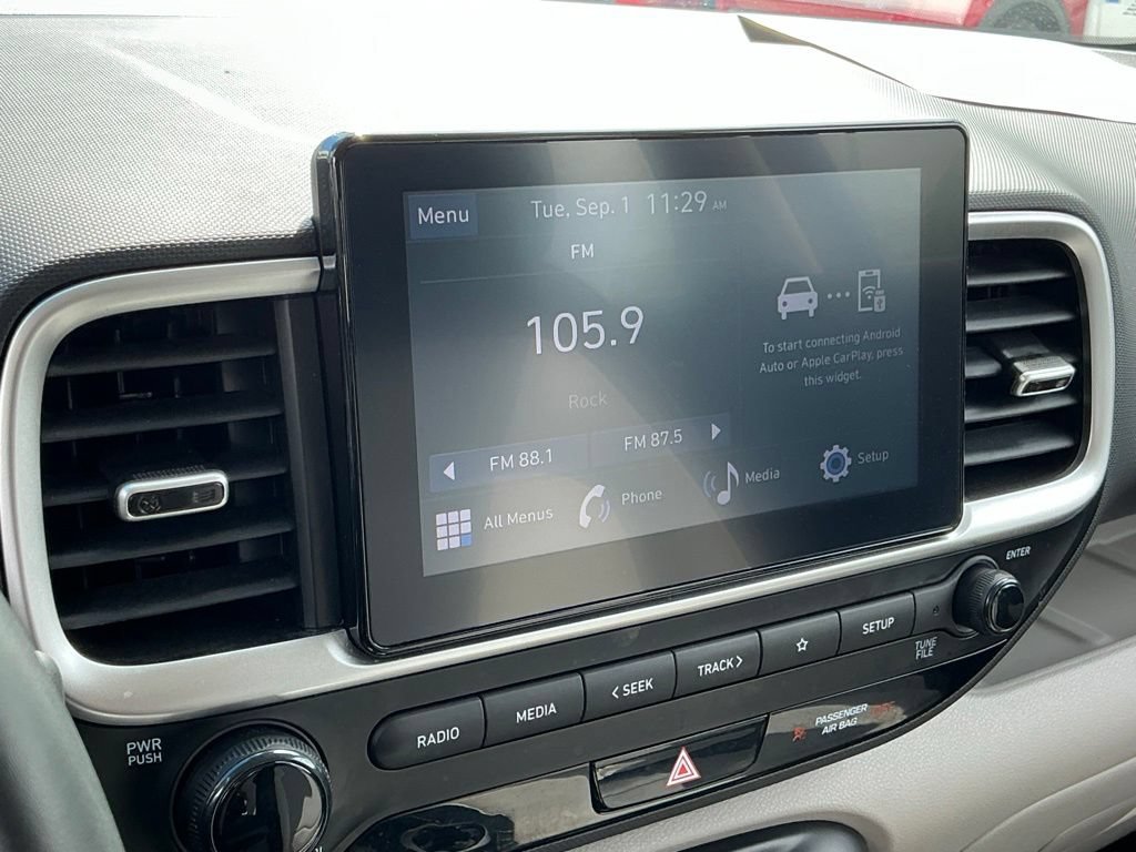 Used 2025 Hyundai Venue SEL FWD image 33