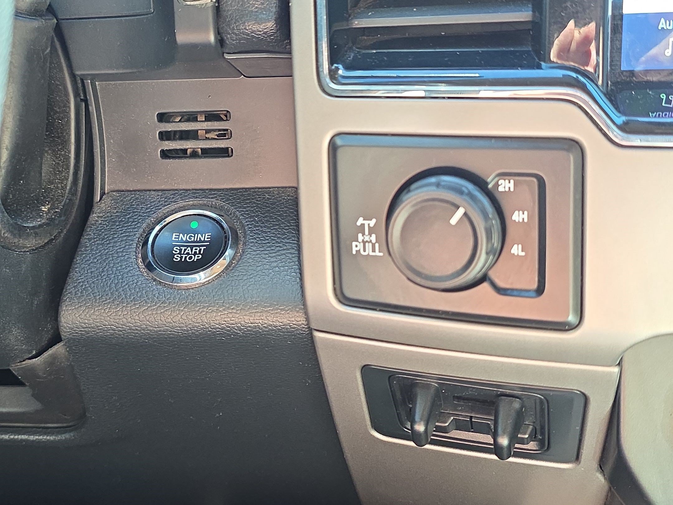Certified 2022 Ford F250 Lariat w/ Lariat Ultimate Package AWD/4WD image 22