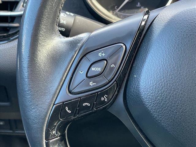 Used 2021 Toyota C-HR XLE image 18