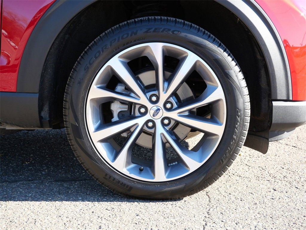 Certified 2025 Ford Explorer Platinum w/ Ultimate Package image 7