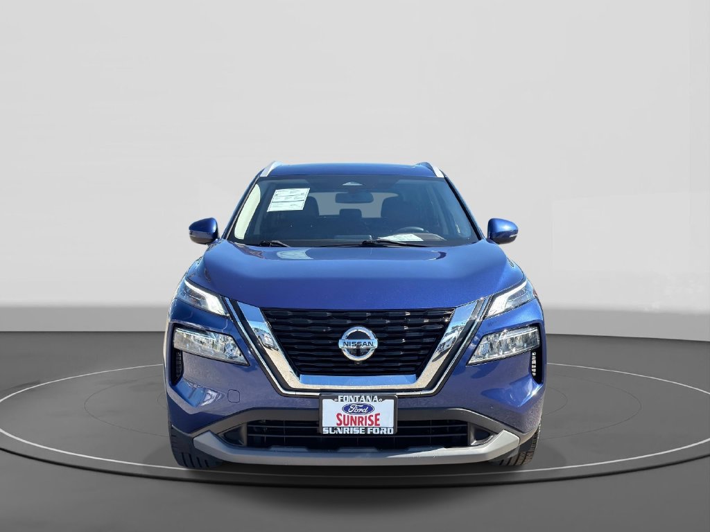 Used 2021 Nissan Rogue SV w/ Premium Package FWD image 3