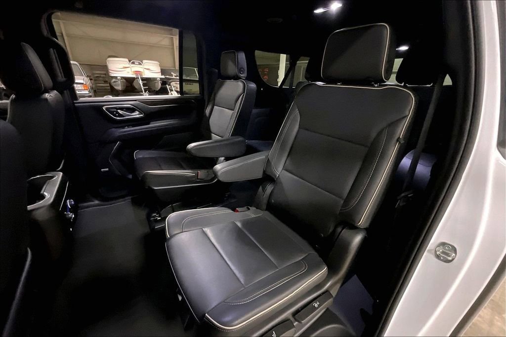 Used 2023 Chevrolet Suburban Premier image 24