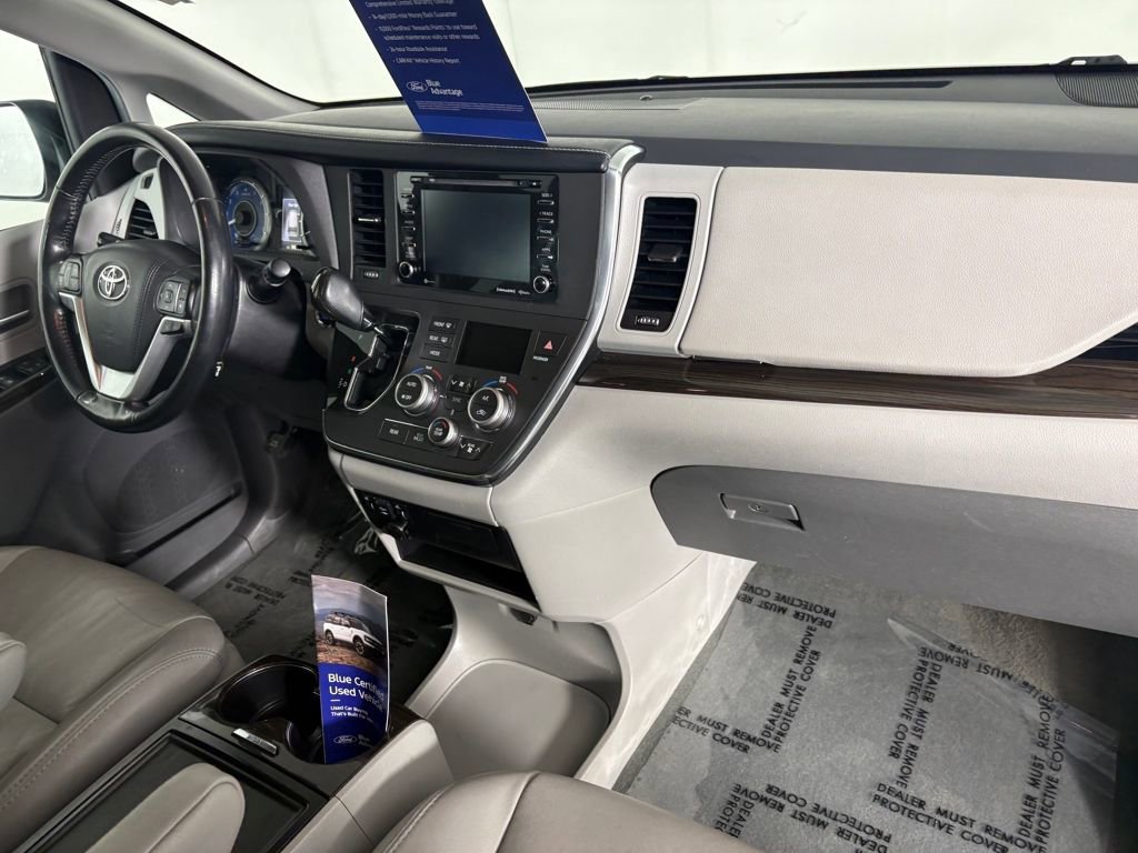 Used 2018 Toyota Sienna XLE w/ XLE Navigation Package image 40