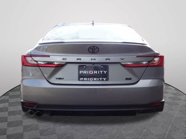 Used 2025 Toyota Camry SE w/ Convenience Package FWD image 3