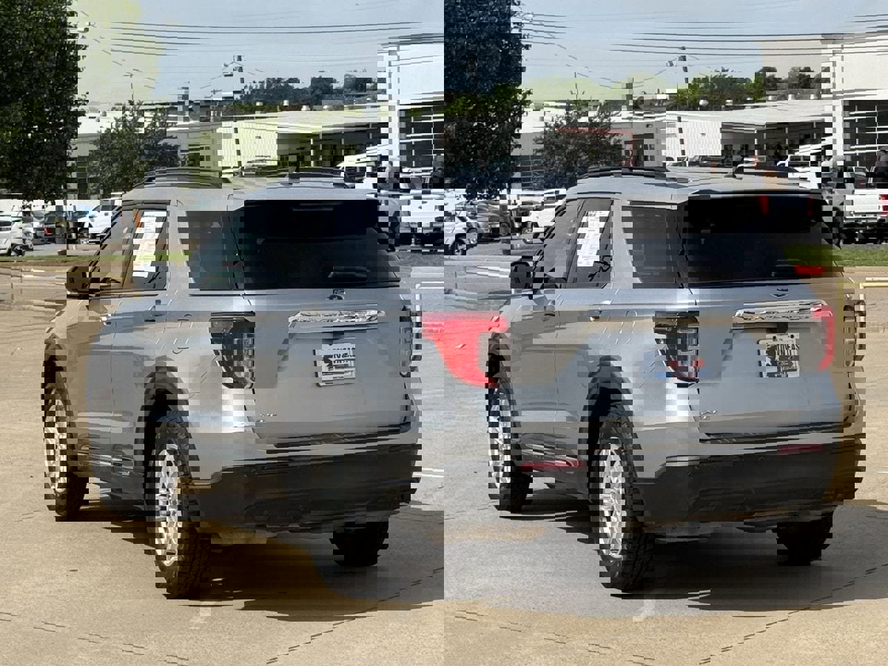 Certified 2023 Ford Explorer XLT RWD image 4