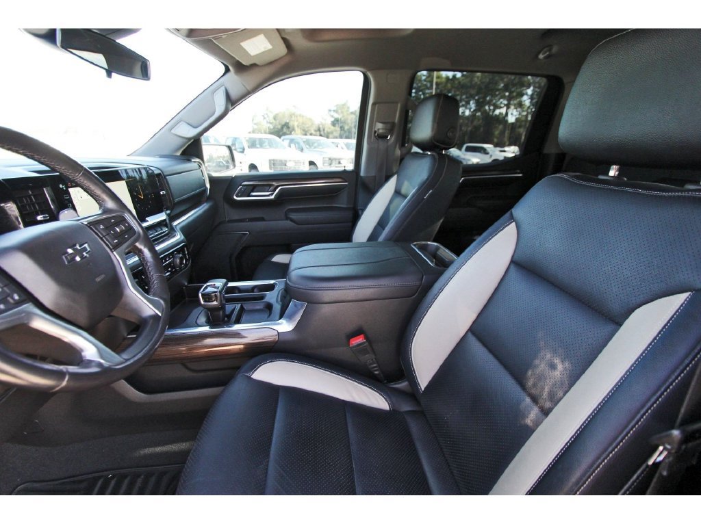 Used 2023 Chevrolet Silverado 1500 LT Trail Boss w/ Protection Package AWD/4WD image 31