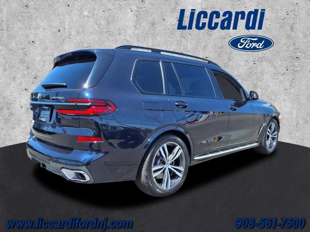 Used 2023 BMW X7 xDrive40i w/ M Sport Package image 2