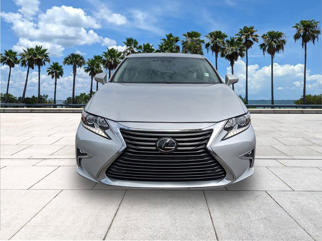 Used 2017 Lexus ES 350 w/ Premium Package image 2
