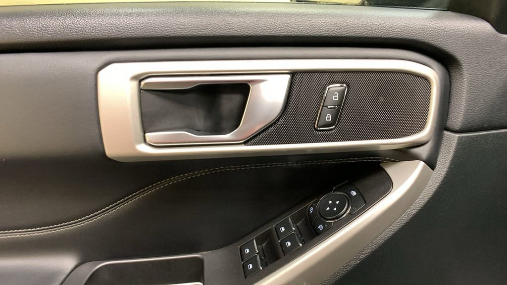 Certified 2023 Ford Explorer XLT w/ Class IV Trailer Tow Package image 31