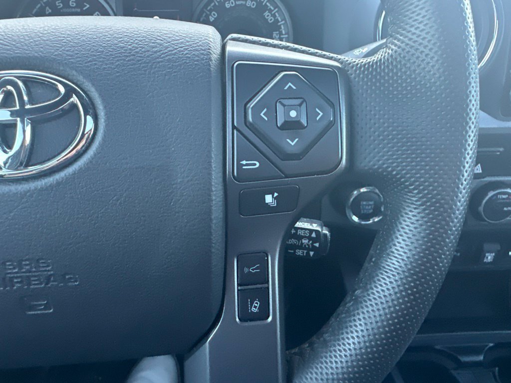 Used 2022 Toyota Tacoma TRD Off-Road w/ TRD Premium Off Road Package AWD/4WD image 42