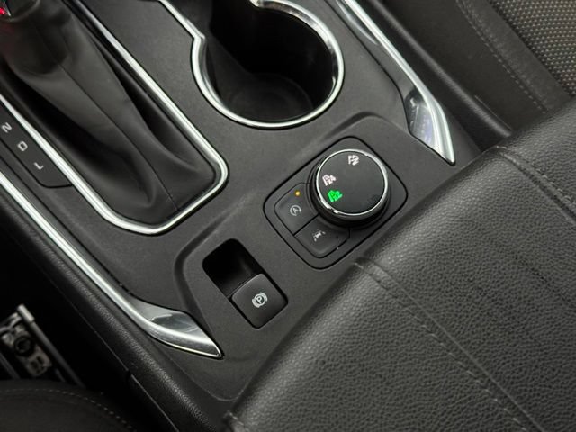 Used 2023 Chevrolet Traverse LT w/ Midnight/Sport Edition AWD/4WD image 17