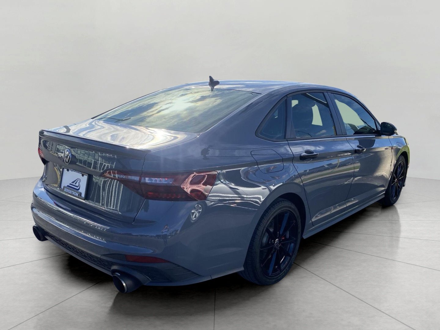 Used 2024 Volkswagen Jetta GLI 40th Anniversary Edition FWD image 9