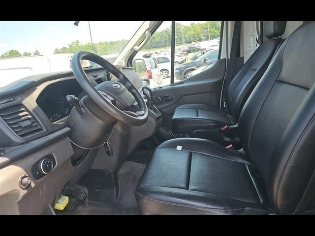 Certified 2022 Ford Transit 350 DRW RWD image 3
