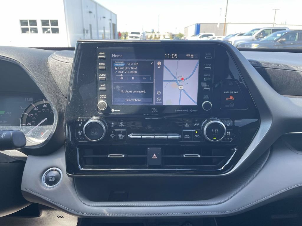 Used 2021 Toyota Highlander Limited FWD image 22