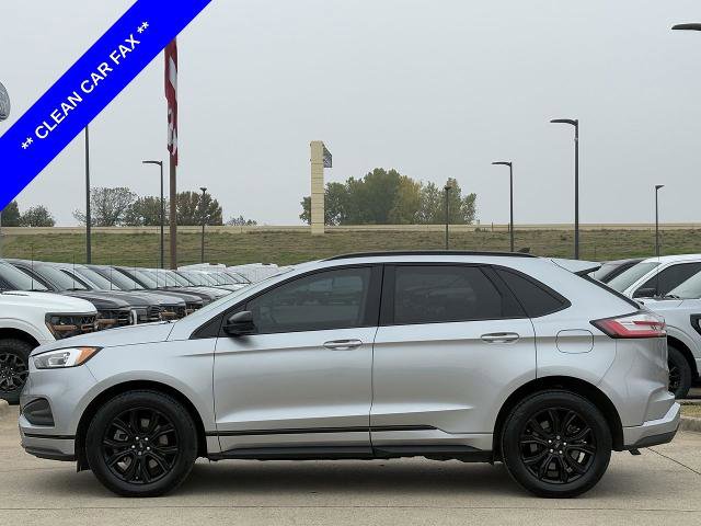 Certified 2022 Ford Edge SE w/ Black Appearance Package image 3