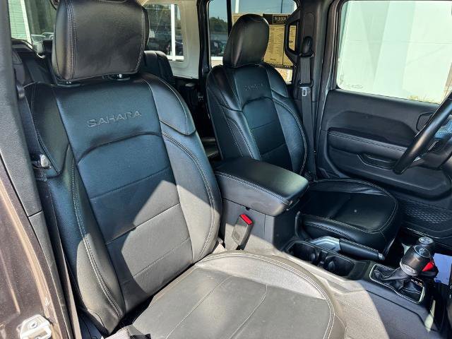 Used 2022 Jeep Wrangler Unlimited Sahara w/ Cold Weather Group image 11