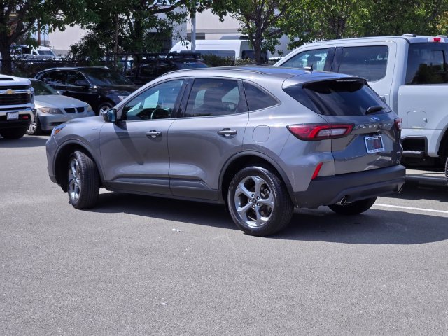 Certified 2025 Ford Escape ST-Line Select AWD/4WD image 4