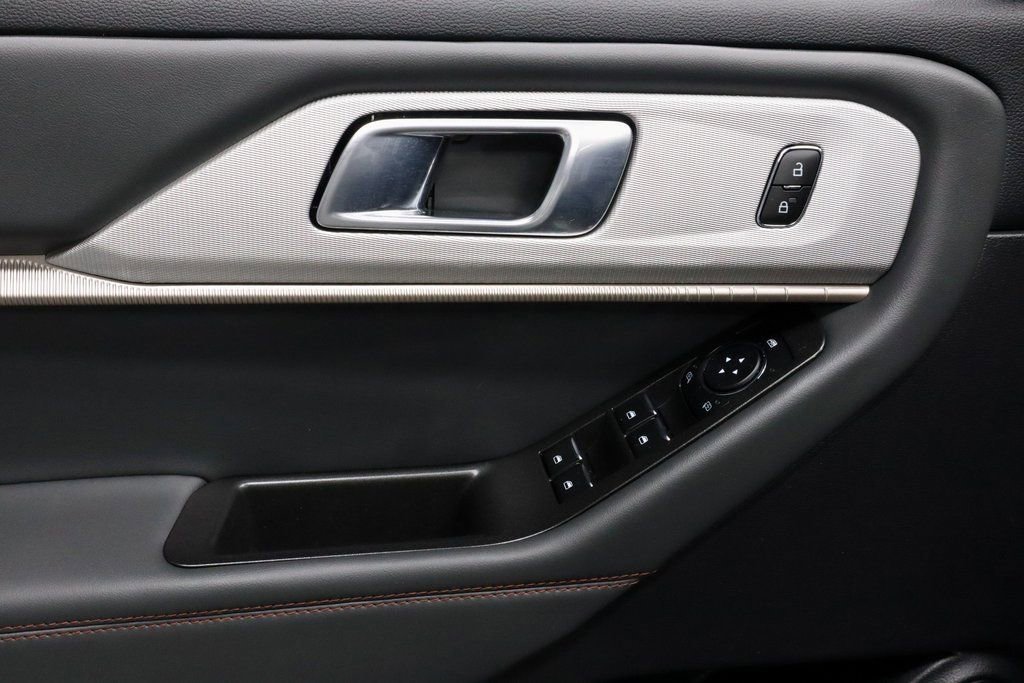 Certified 2025 Ford Explorer Active image 23