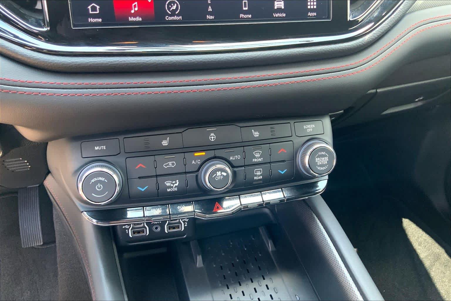 Used 2026 Dodge Durango GT w/ Blacktop Package AWD/4WD image 34
