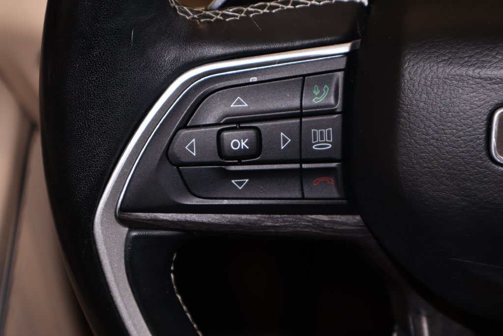 Used 2021 Jeep Grand Cherokee L Limited AWD/4WD image 28