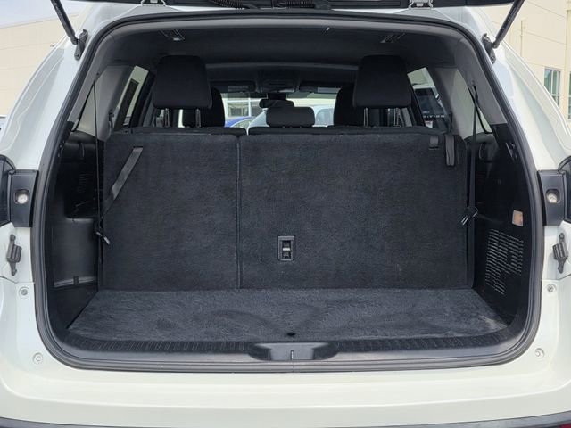 Used 2019 Toyota Highlander LE FWD image 28