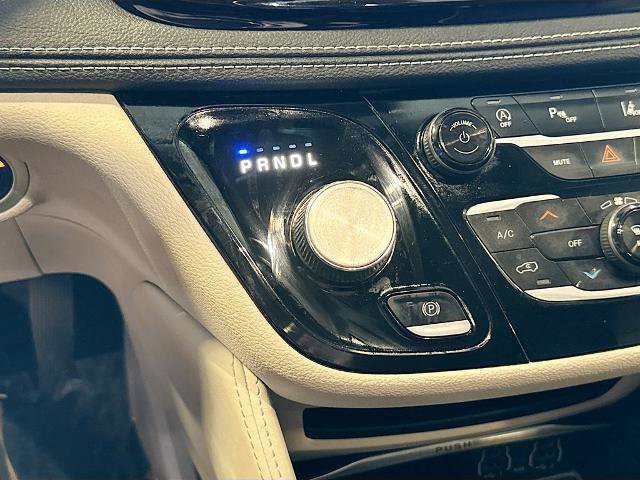 Used 2023 Chrysler Pacifica Limited image 15