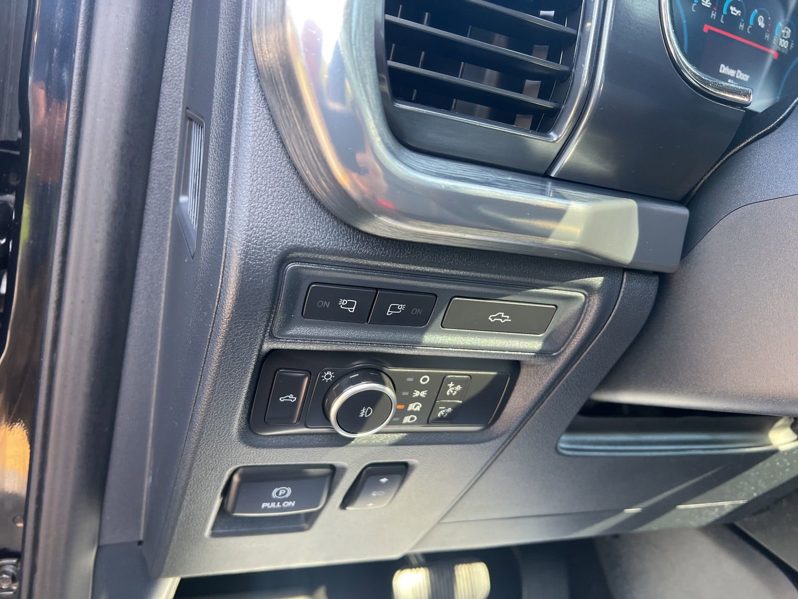 Certified 2022 Ford F150 Lariat w/ Equipment Group 502A High image 19