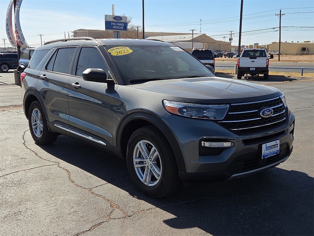 Certified 2023 Ford Explorer XLT w/ Equipment Group 202A image 7