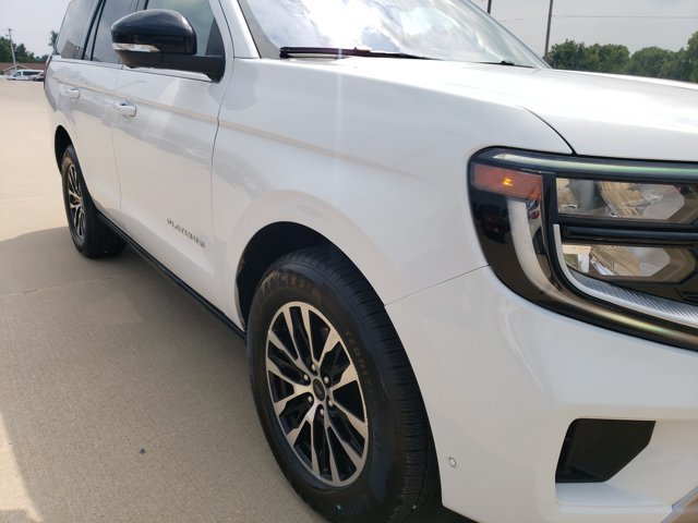 Certified 2025 Ford Expedition Platinum AWD/4WD image 8