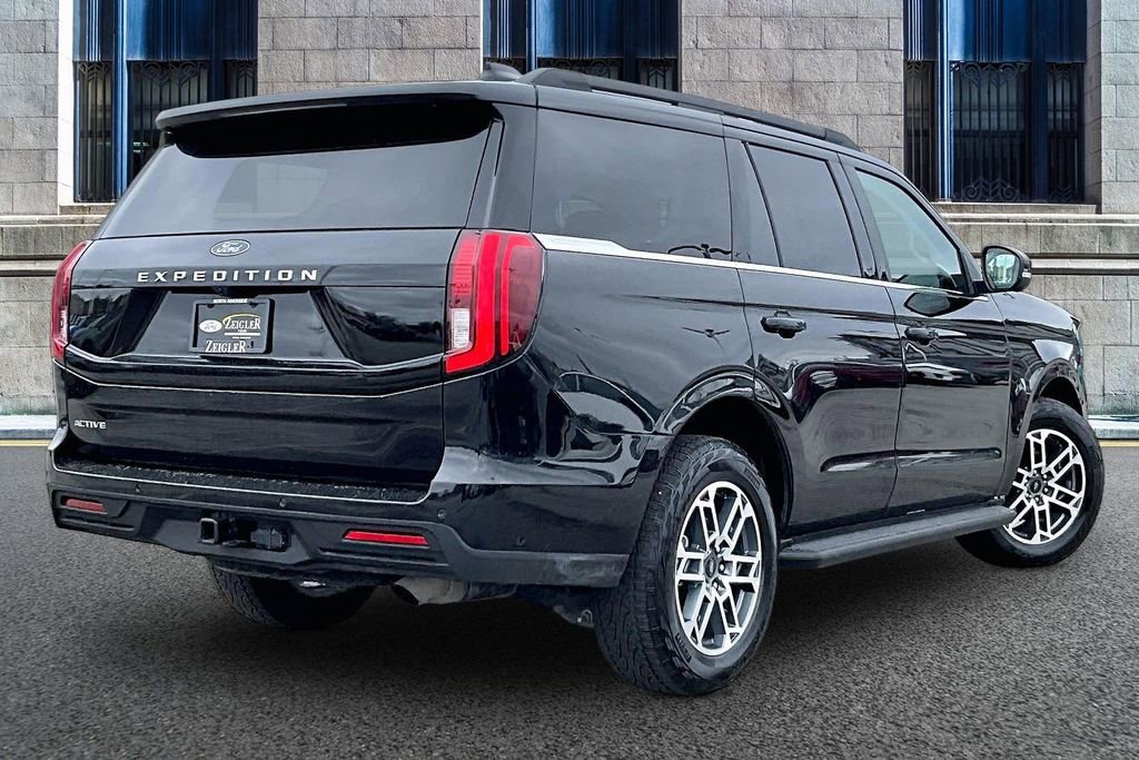 Certified 2025 Ford Expedition Active AWD/4WD image 11