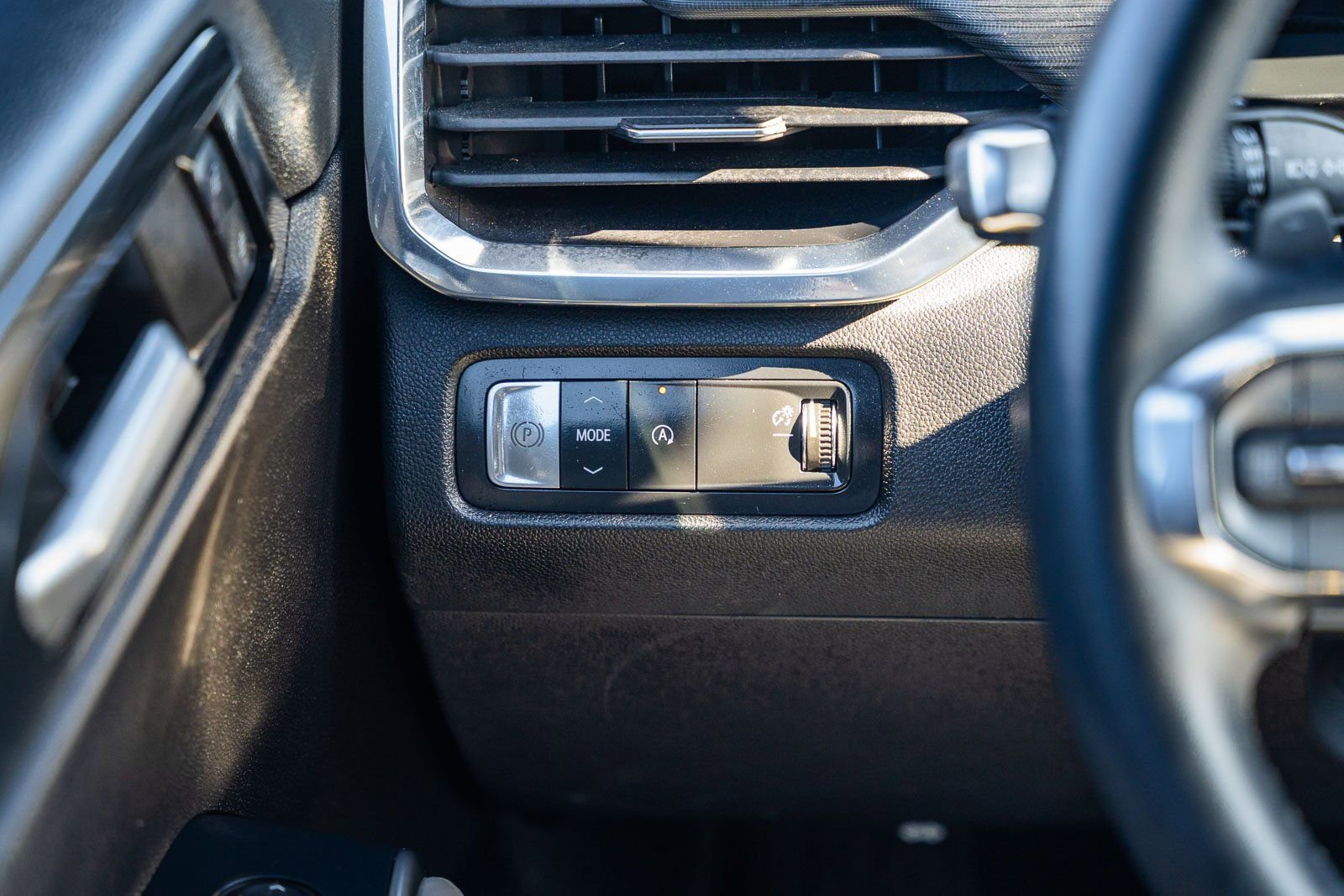 Used 2024 GMC Acadia Elevation w/ Black Edition image 26