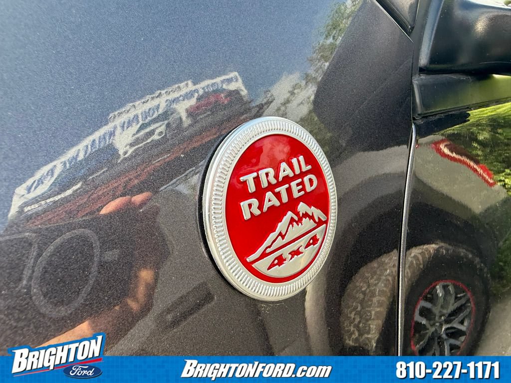 Used 2019 Jeep Cherokee Trailhawk w/ Cold Weather Group AWD/4WD image 9